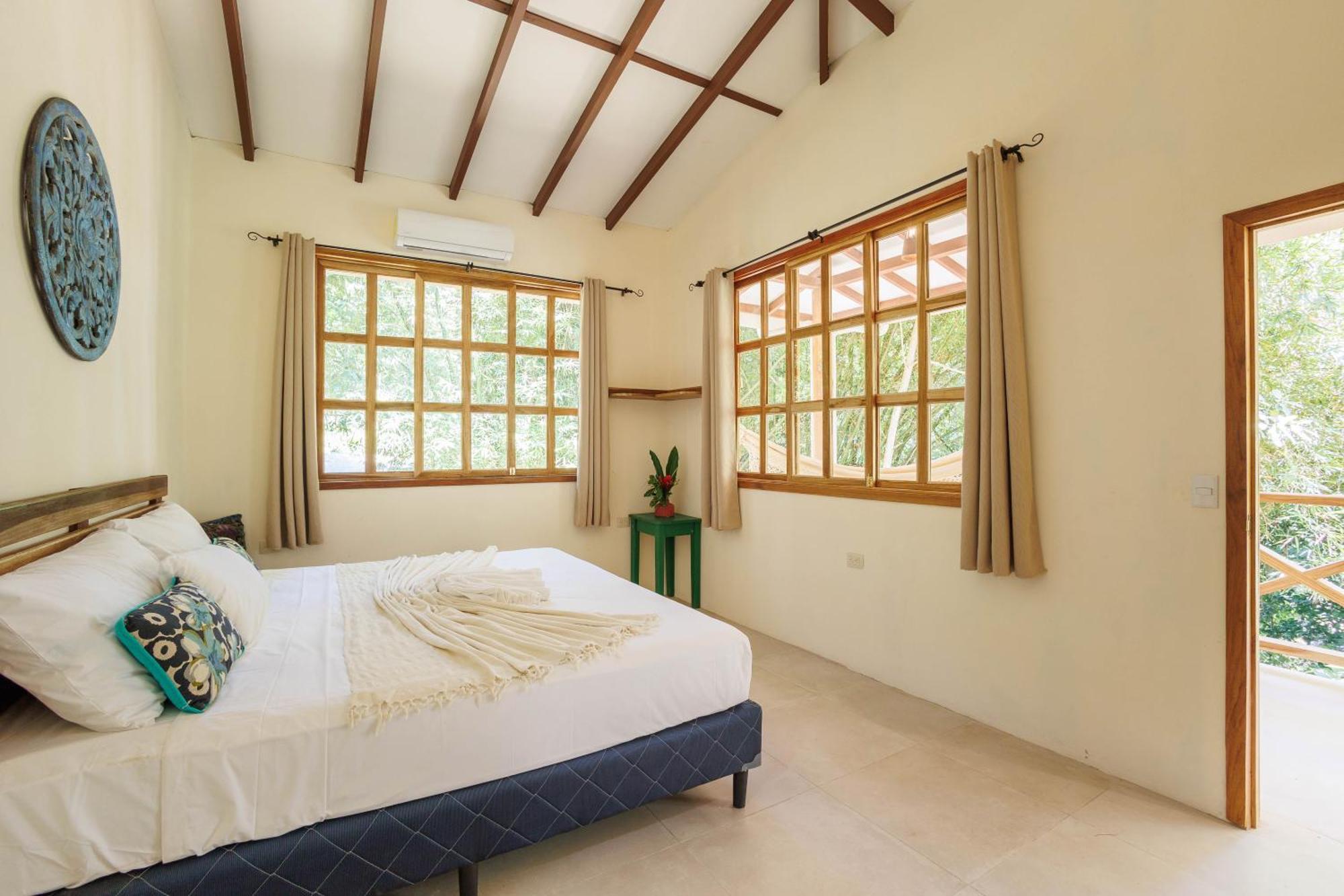 Villa Pina Dorada Dependencia Del Hotel Casa Merlin Puerto Viejo de Talamanca Buitenkant foto